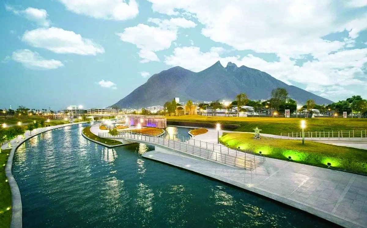 Parque Santa Lucía Monterrey: Guía Completa 2025
