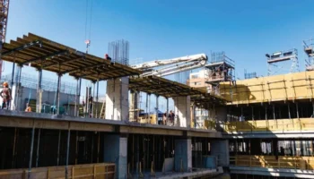 Logística 2026 en Monterrey: El Reto de la Verticalización y Maquinaria